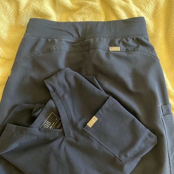 Figs Scrub Set - Picture 2 of 5